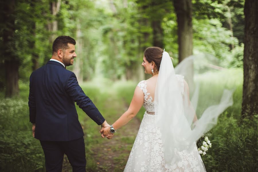 Fotógrafo de casamento Lucie Mynářová (luciemynarova). Foto de 17 de dezembro 2020