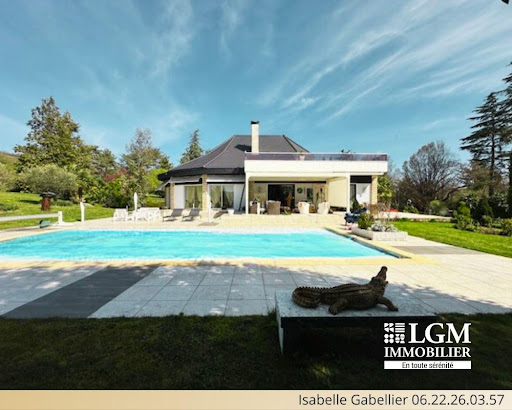 Maison avec piscine et terrasse 3