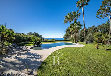 Villa with pool and terrace 3