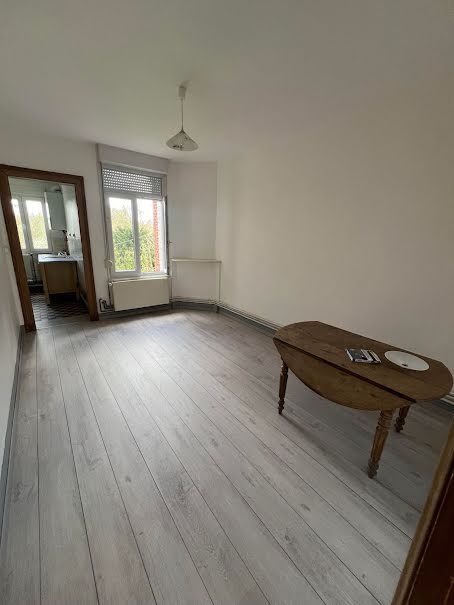 Location  appartement 4 pièces 65 m² à Guise (02120), 470 €