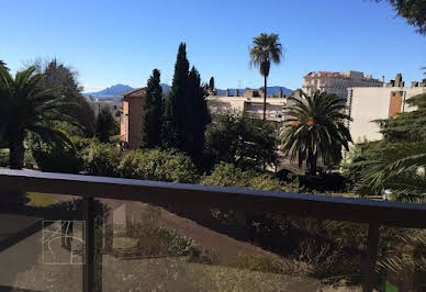 Appartement avec terrasse et piscine 20