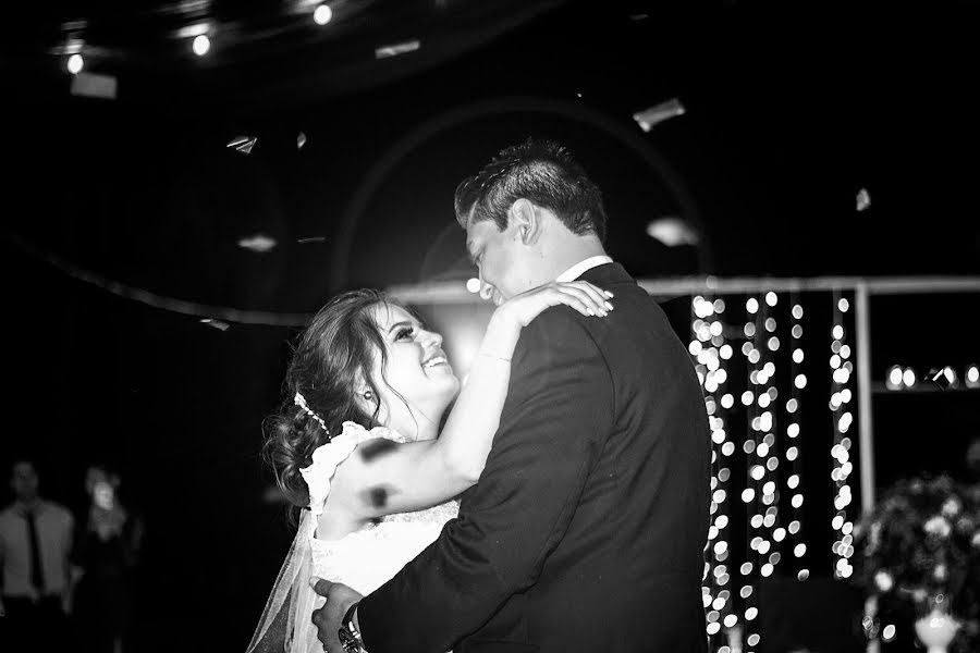 Fotografo di matrimoni Alejandra Zapata (alezapatafoto). Foto del 3 agosto 2019