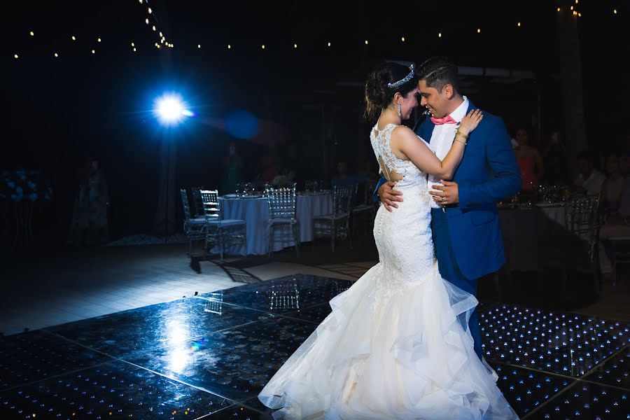 Bröllopsfotograf Luis Tovilla (loutovilla). Foto av 8 november 2019