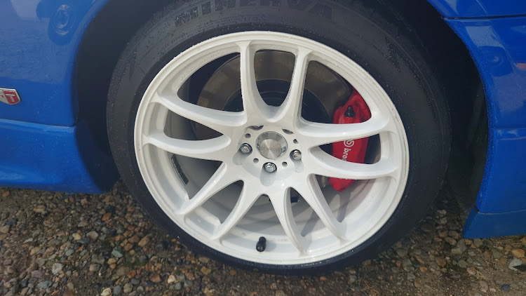 スカイライン GT-RのLM Limited・ドライブ・梅雨はどこいった？・熱中症に注意・白ホイールは汚れが凄いに関するカスタム事例の投稿画像11枚目