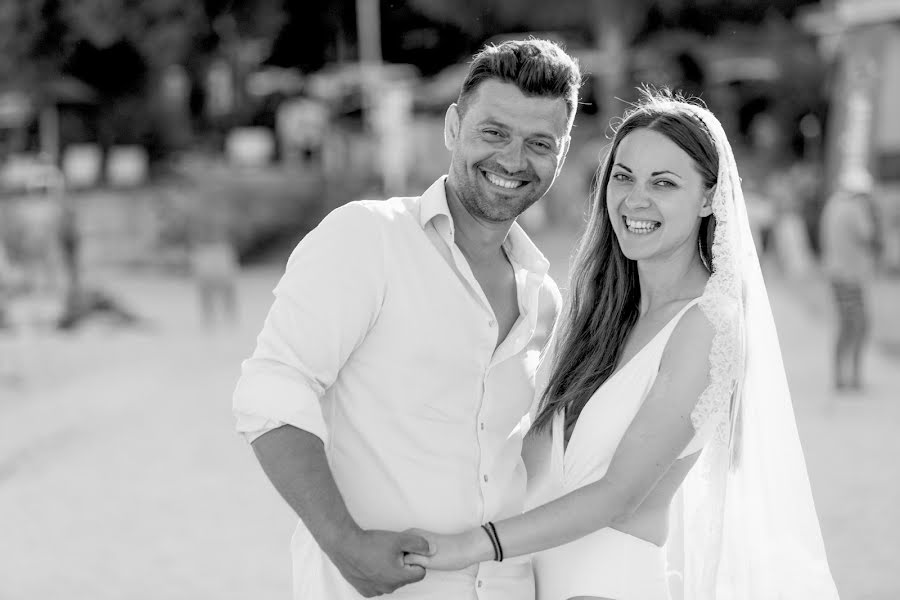 Fotografo di matrimoni Dimitris Poulios (dimitrispoulios). Foto del 4 luglio 2020