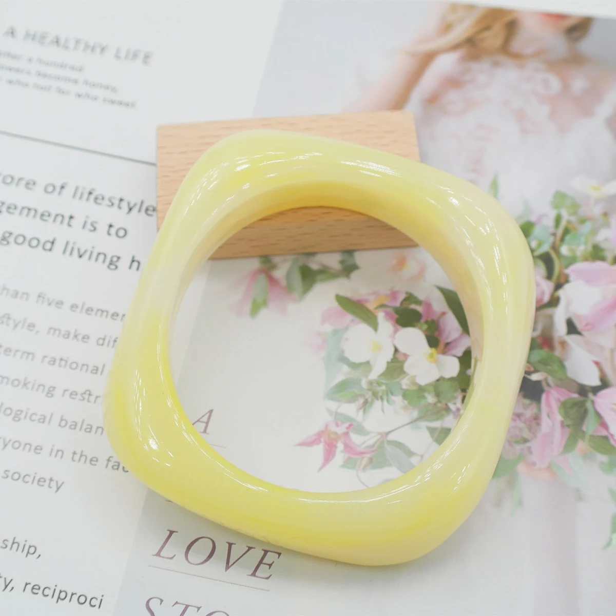images slider number - 27