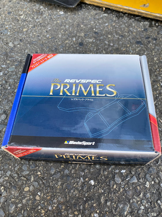 ハイエースのウェッズスポーツ・ブレーキパッド交換・CRS ESSEX・ちびっ子整備士・無理矢理お手伝い笑笑に関するカスタム事例の投稿画像2枚目