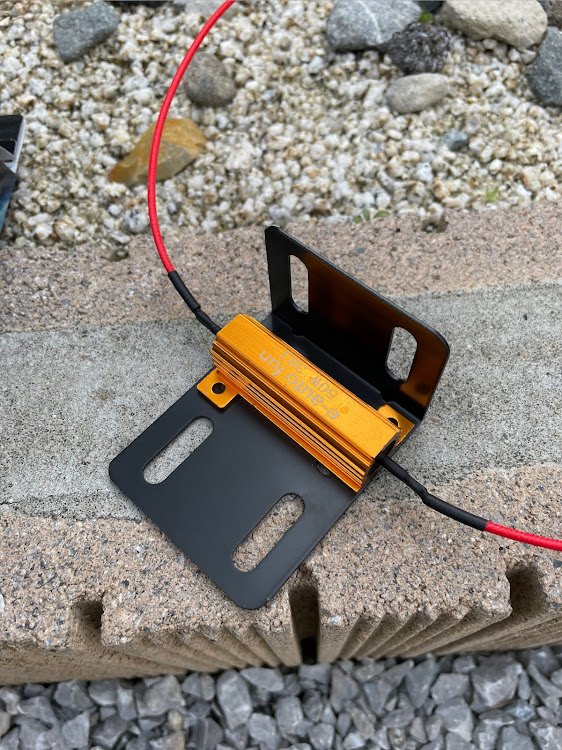 ヴォクシーのDIY・LEDウインカーに関するカスタム事例の投稿画像3枚目