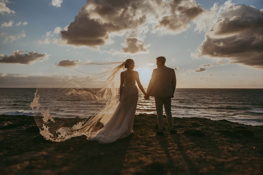 Wedding photographer Mandy Christodoulou (christodoulou). Photo of 11 February 2022