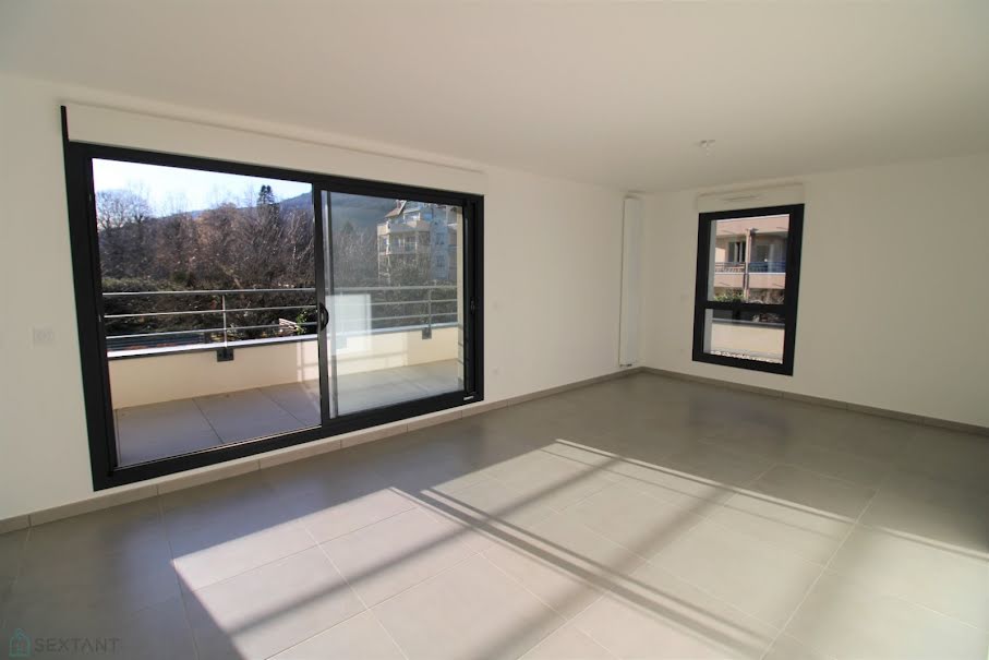 Vente appartement 3 pièces 64 m² à Divonne-les-Bains (01220), 485 000 €