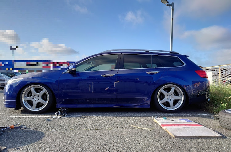 アコードツアラーの車高調整・WALDに関するカスタム事例の投稿画像1枚目