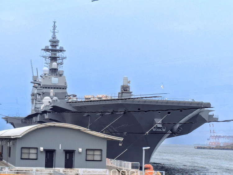 カローラツーリングのシーケンシャルウインカー・ロアカバー加工・あなたのテールは？・強襲揚陸艦「アメリカ」・海と愛車に関するカスタム事例の投稿画像16枚目