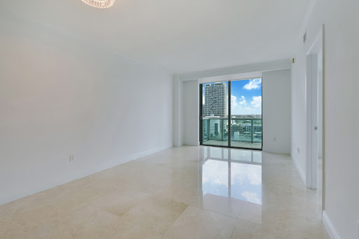 Apartment with pool 3