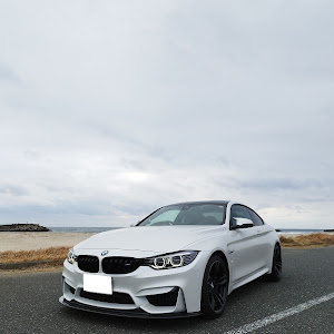 M4 クーペ F82