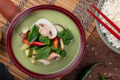 Thai Green Curry Chicken | Steamed Rice