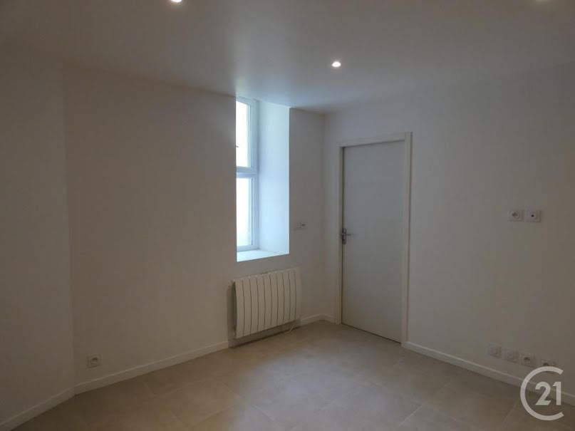 Location  appartement 2 pièces 36 m² à Salies-de-bearn (64270), 420 €