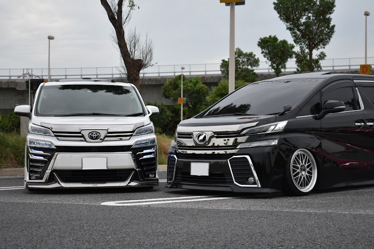 ヴェルファイアのアルヴェル好きと繋がりたい・エアサス・アルファード・ヴェルファイア・車高調に関するカスタム事例の投稿画像2枚目