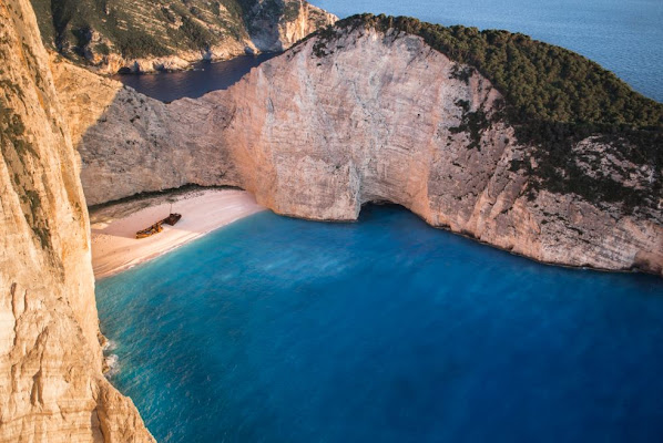 Zakinthos Shipwreck di cristiandragophoto