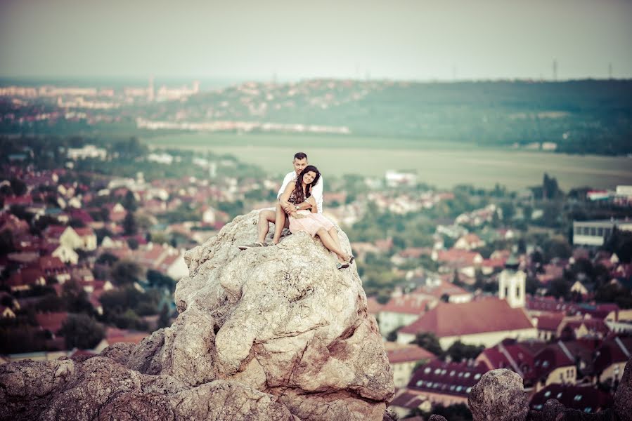 Wedding photographer Zoltán Varga (budapestwedshot). Photo of 9 December 2017