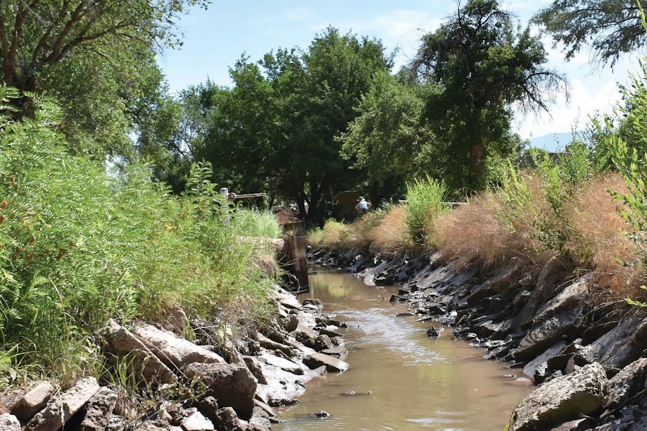 Water in the Desert, Ceramics in the Landscape