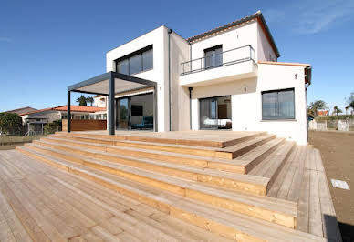 Villa with pool and terrace 2