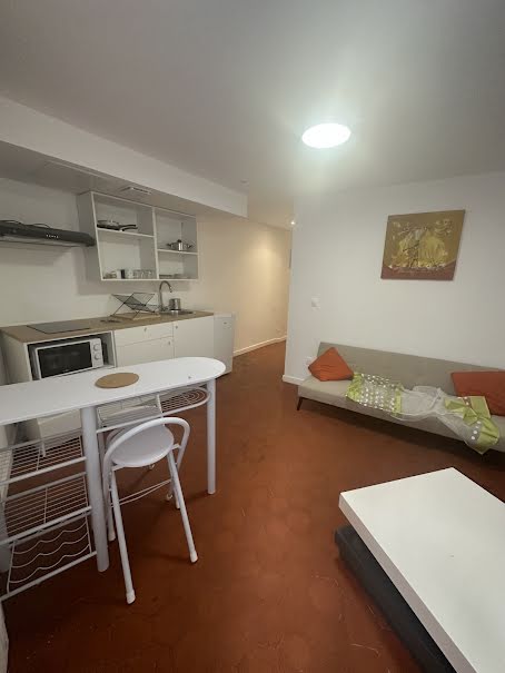 Location meublée appartement 2 pièces 28.57 m² à Cuers (83390), 480 €