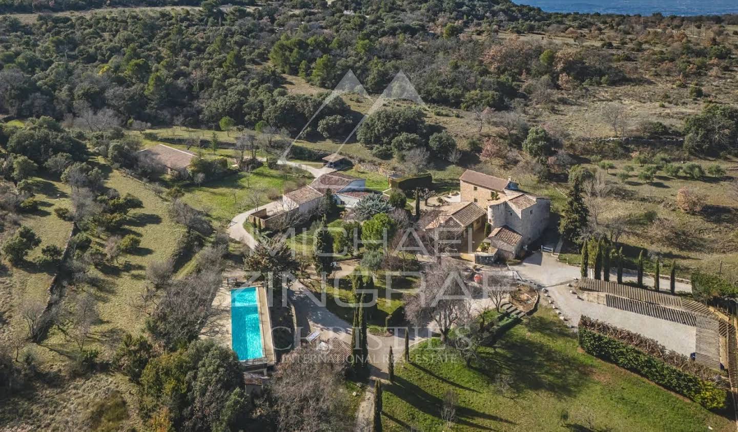 Propriété avec piscine La Roque-sur-Pernes