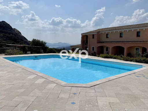 House with pool and terrace 2