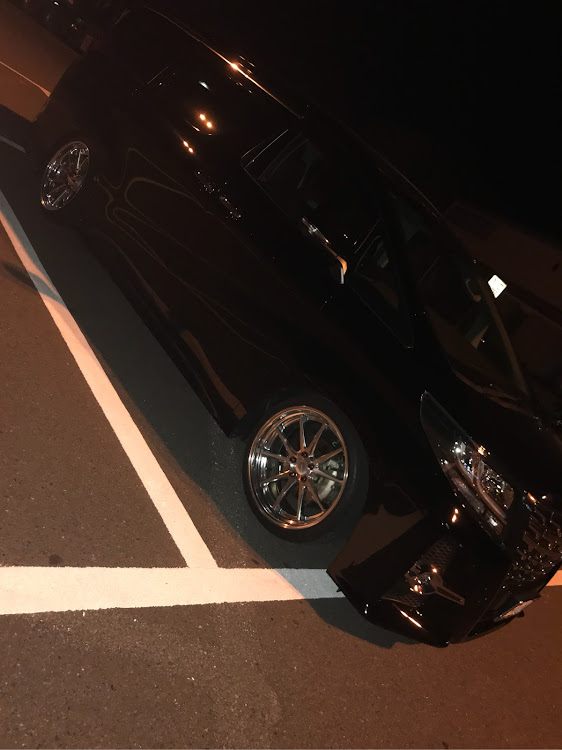 アルファードのドライブ・車検前・車検ついでに・車高調・もうちょい下げるに関するカスタム事例の投稿画像1枚目