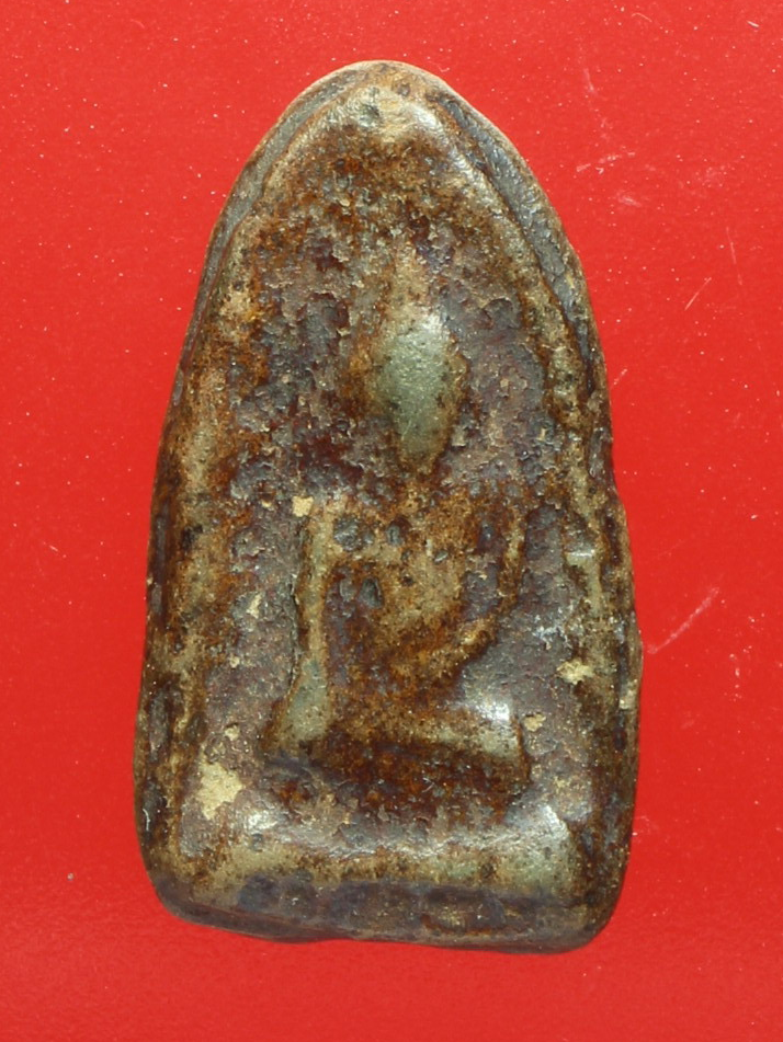 พระสรรค์นั่งไหล่ยก