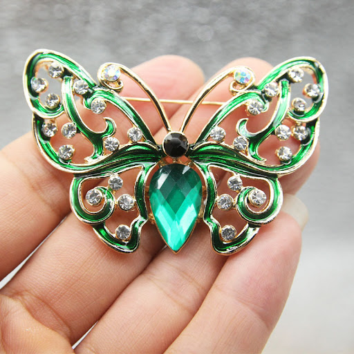 Title 5, Broche papillon en cristal creux Un accessoire ...