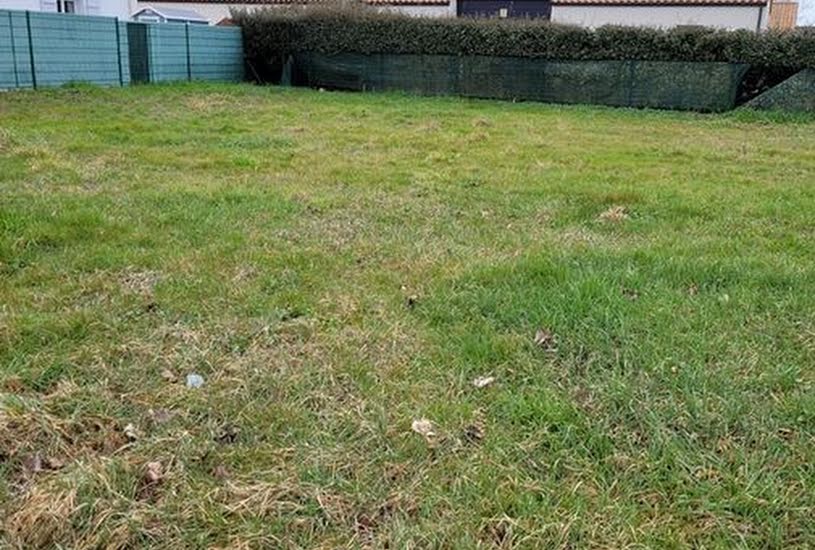  Vente Terrain + Maison - Terrain : 411m² - Maison : 83m² à Challans (85300) 