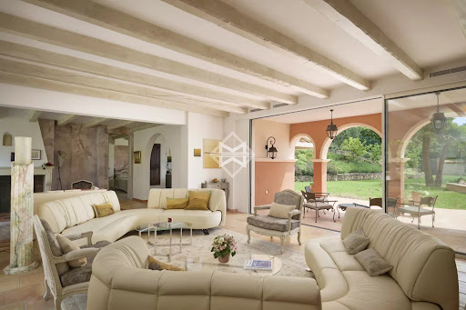 Villa avec piscine et terrasse 4
