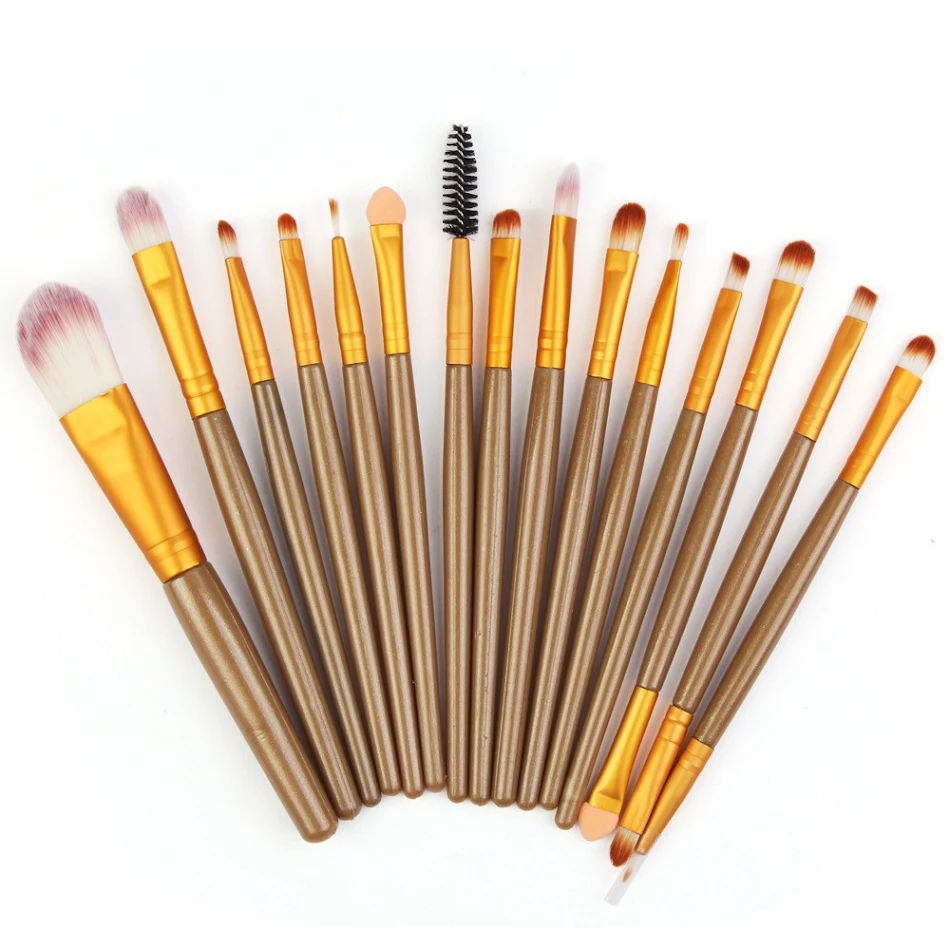 Set van 15 make-up kwasten voor perfecte applicatie. Zachte, ergonomische borstelharen. Ideaal voor beginners en experts. Gemakkelijk te reinigen.