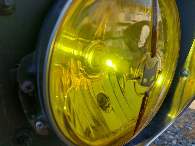 サニートラックのDIY・LED・サニトラ・イエローバルブ・ヘッドライトに関するカスタム事例の投稿画像2枚目