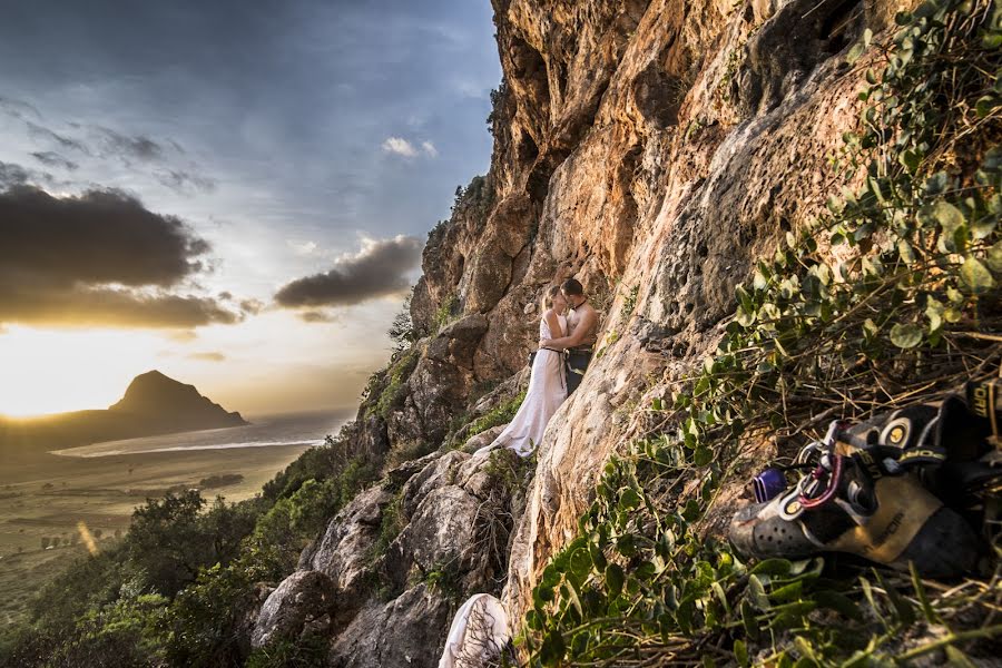 Fotografo di matrimoni Tomasz Cygnarowicz (tomaszcygnarowi). Foto del 31 ottobre 2017