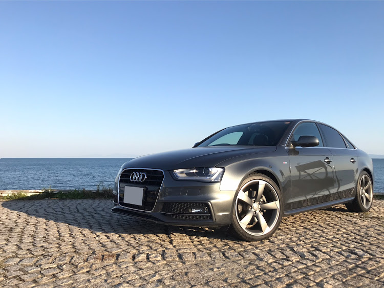 A4 セダンの念願の1台・初マイカー・初投稿・初ドライブに関するカスタム事例の投稿画像1枚目