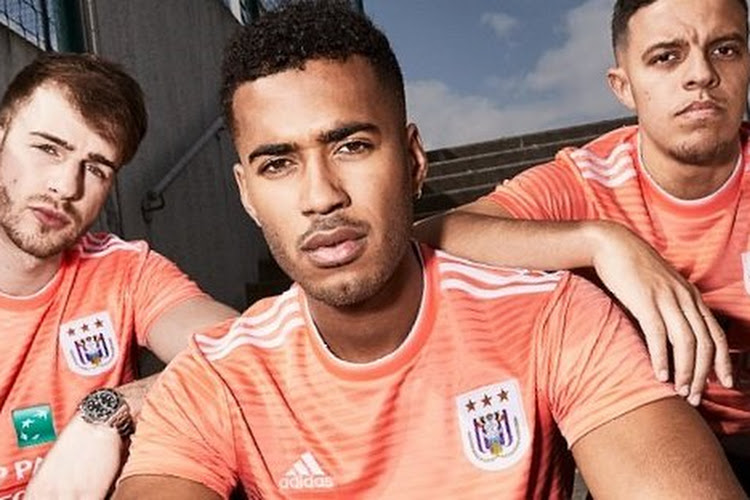 Anderlecht onthult nieuw uitshirt in opvallende kleur: "Koraalkleur met witte accenten"