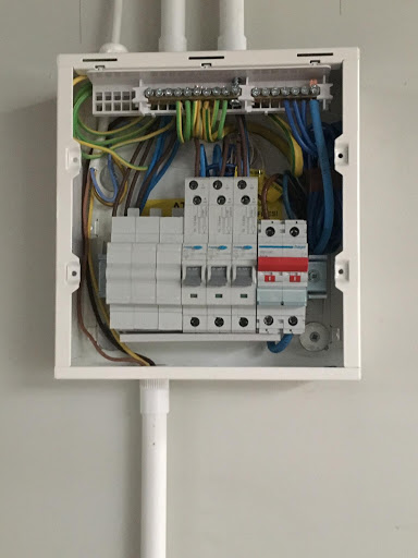 Installation of a new fuse board