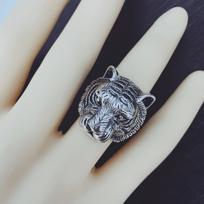 Aggressieve Persoonlijkheid Zodiac Tijger Ring Heren Roestvrij Staal Stoer Design Opvallende Heren Sieraden Uniek en Krachtig