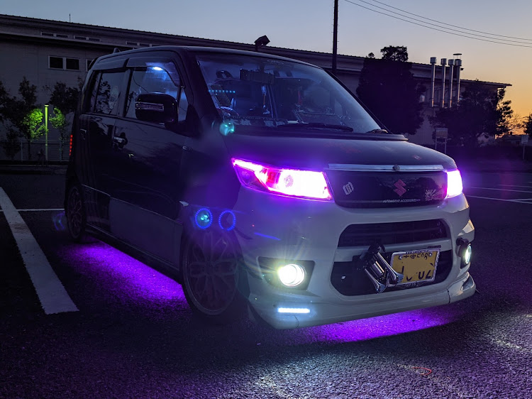 ワゴンRスティングレーのベンツマフラー出口加工・人の目は気にしない(笑)・家庭用スピーカー・ナイトショットに関するカスタム事例の投稿画像1枚目