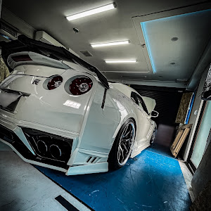 NISSAN GT-R