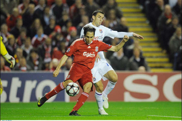 Un ancien joueur de Liverpool et de Chelsea raccroche les crampons et devient directeur sportif