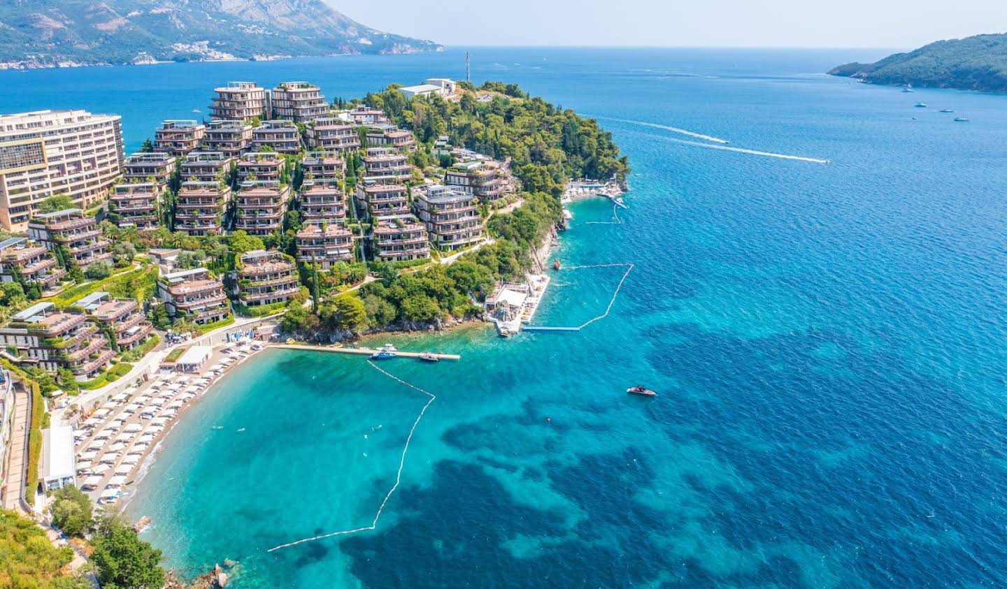 Propriété avec piscine et jardin Budva