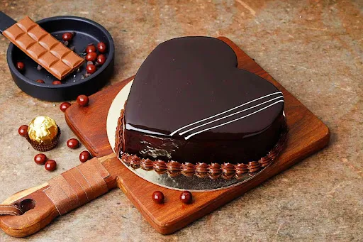 Chocolate Truffle Heart Cake (500 Grams)