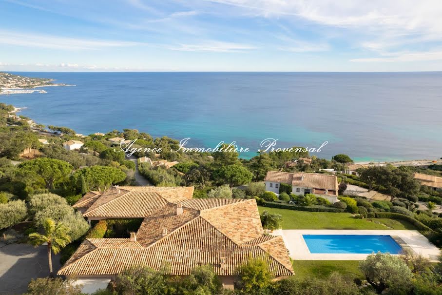 Vente villa 10 pièces 380 m² à Sainte-Maxime (83120), 3 495 000 €