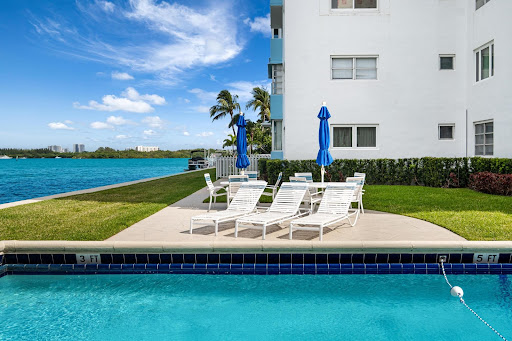 House with pool 5
