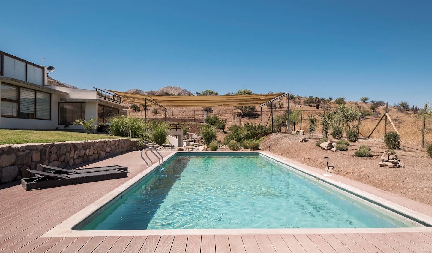 Maison avec jardin et terrasse Colina