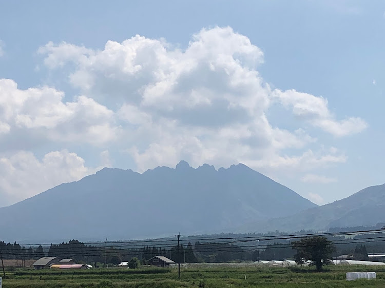 カローラアクシオの熊本県　産山展望台・阿蘇山・ウルトラパワーゴールド・大分　別府の夜景・郷土料理に関するカスタム事例の投稿画像3枚目