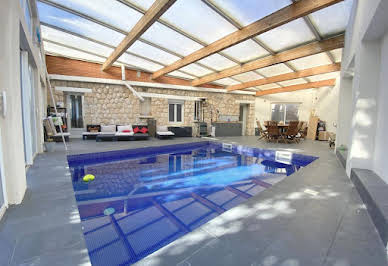 Maison avec piscine et terrasse 9
